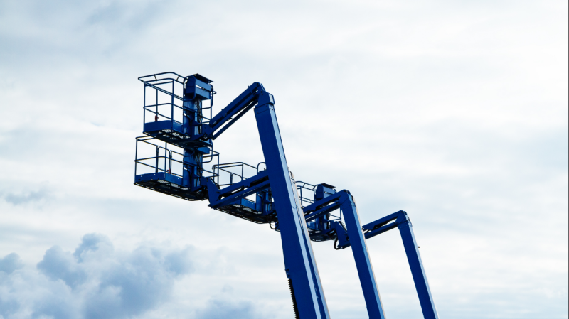 Plataforma Elevatória para Galpões Logísticos: Onde Utilizar e Quais as Vantagens?